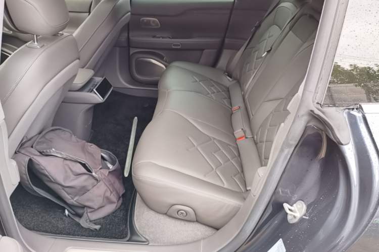 Used Nio ET7 2022 100kWh First Edition Left Rear Seat