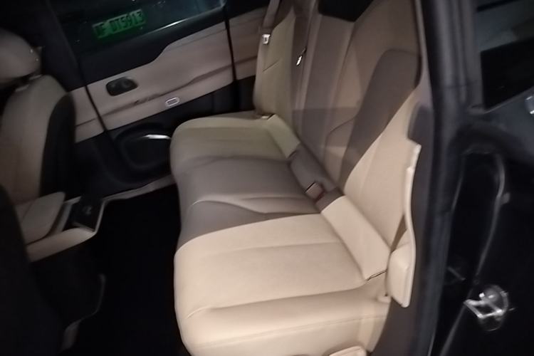 Used Nio ET7 2022 75 kWh Left Rear Seat