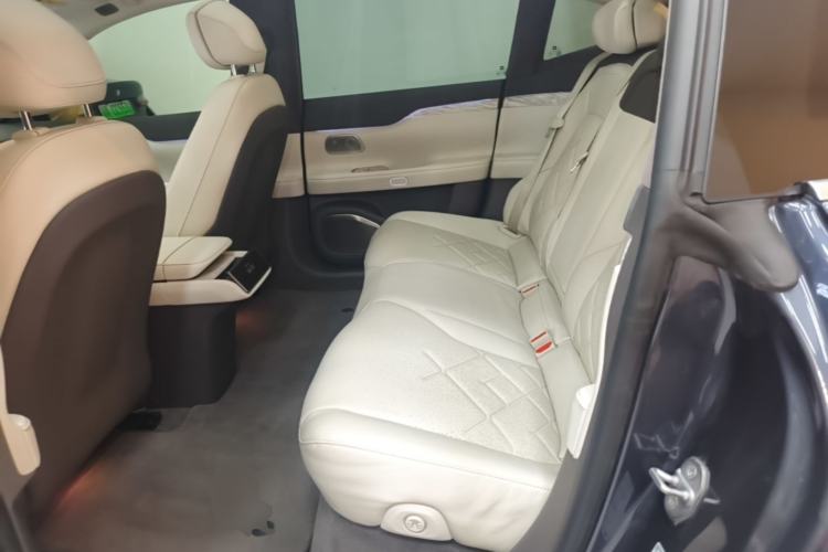 Used Nio ET7 2022 100 kWh Left Rear Seat