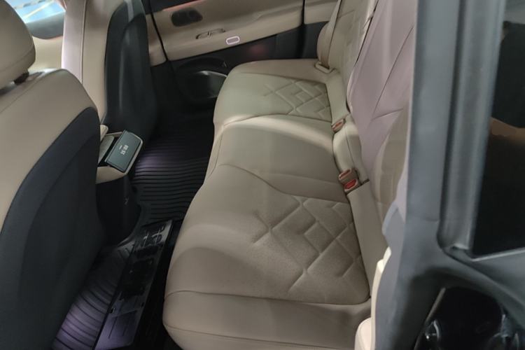 Used Nio ET7 2022 100 kWh Left Rear Seat
