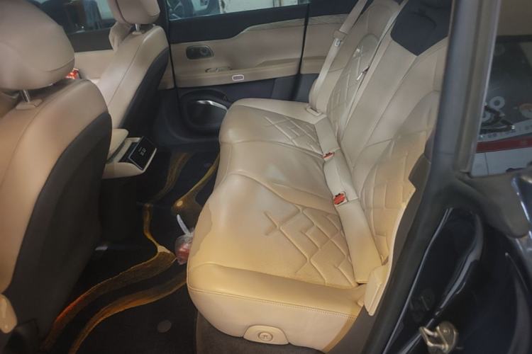Used Nio ET7 2022 75 kWh Left Rear Seat