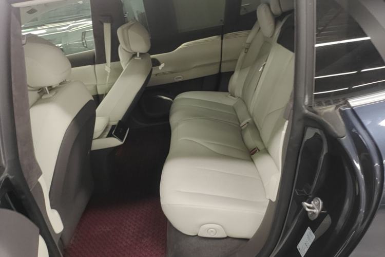 Used Nio ET7 2022 75 kWh Left Rear Seat