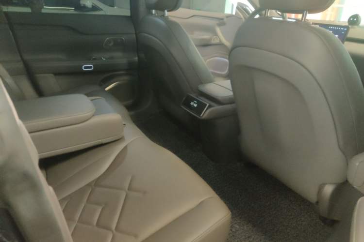 Used Nio ET7 2022 100kWh First Edition Left Rear Seat