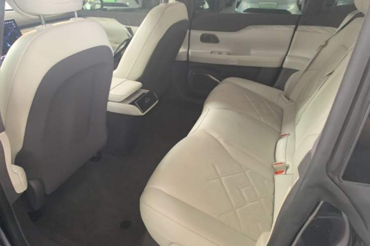 Used Nio ET7 2022 100 kWh Left Rear Seat