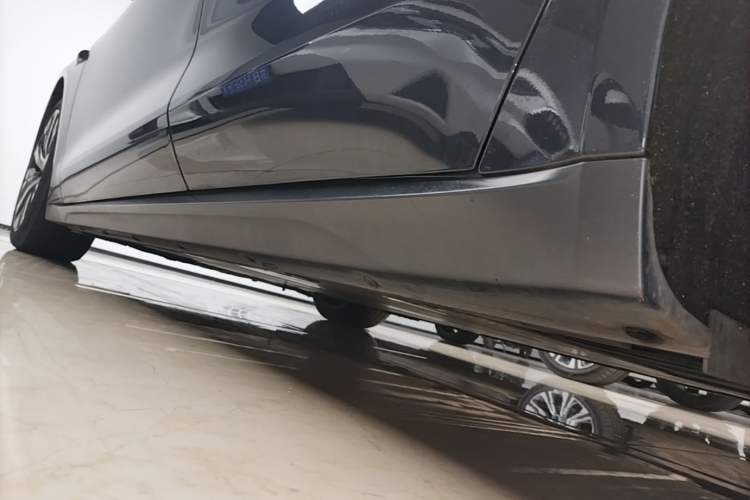 Used Nio ET7 2022 75 kWh Left Side Sill