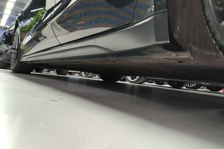 Used Nio ET7 2022 75 kWh Left Side Sill