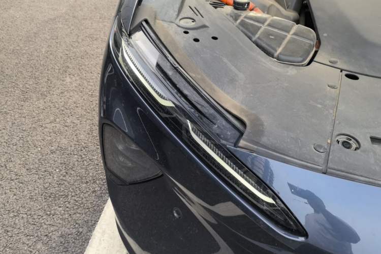 Used Nio ET7 2022 75 kWh Right Front Headlight