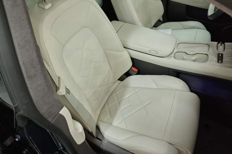 Used Nio ET7 2022 100kWh First Edition Right Front Seat