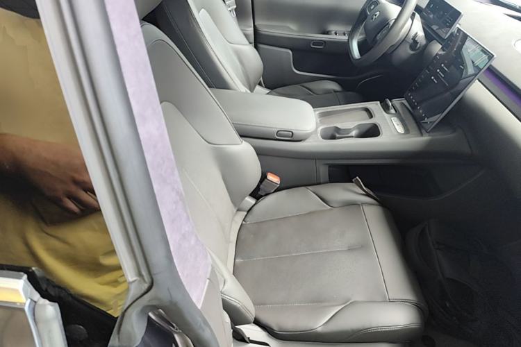 Used Nio ET7 2022 75 kWh Right Front Seat