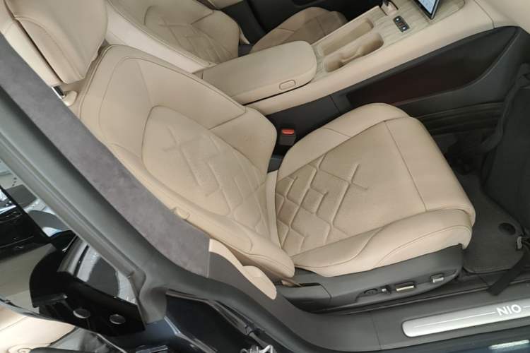 Used Nio ET7 2022 100 kWh Right Front Seat