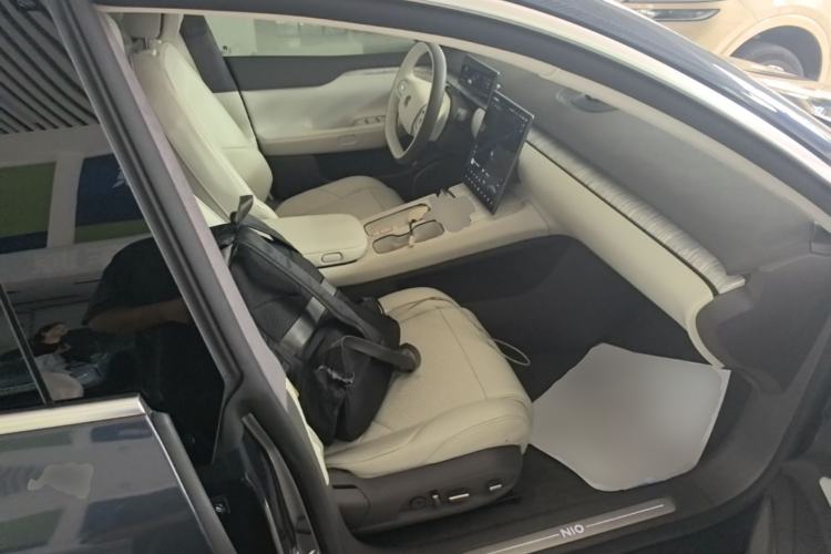 Used Nio ET7 2022 100 kWh Right Front Seat