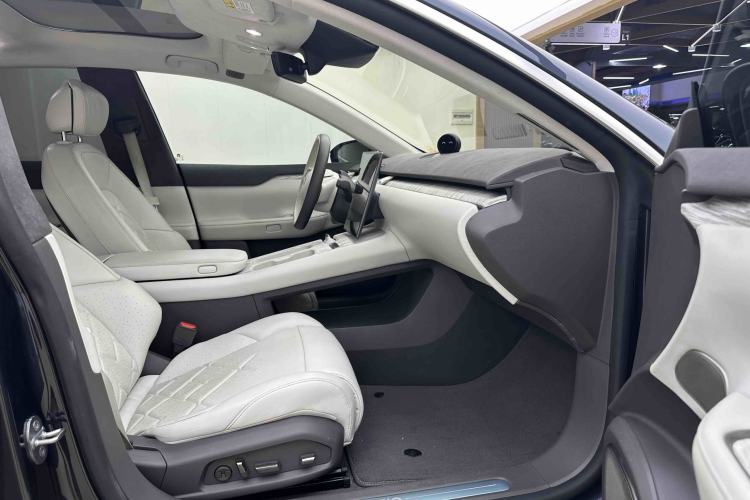 Used Nio ET7 2022 100kWh First Edition Right Front Seat
