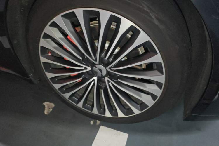 Used Nio ET7 2022 100 kWh Right Front Wheel Hub