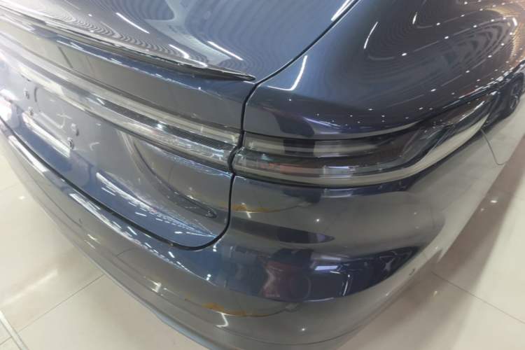 Used Nio ET7 2022 100kWh First Edition Right Rear Taillight