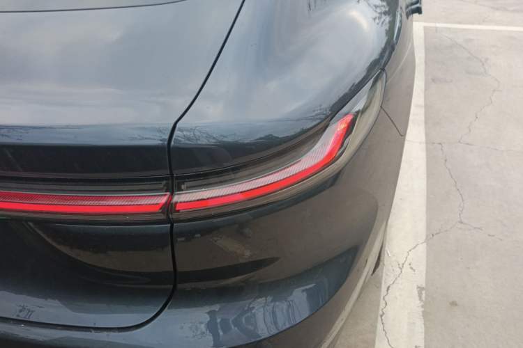Used Nio ET7 2022 100kWh First Edition Right Rear Taillight