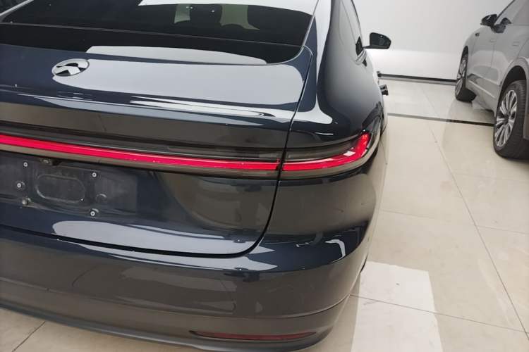 Used Nio ET7 2022 75 kWh Right Rear Taillight