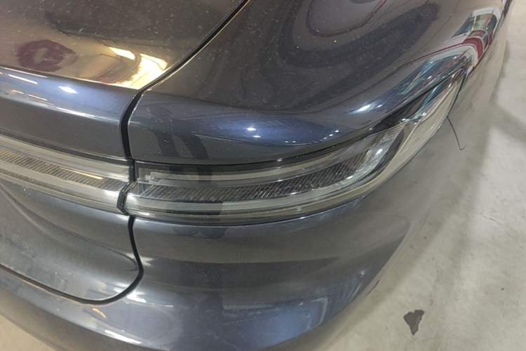 Used Nio ET7 2022 75 kWh Right Rear Taillight