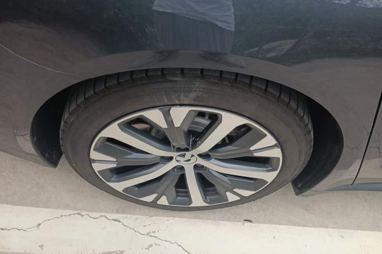 Used Nio ET7 2022 100kWh First Edition Right Rear Wheel Hub