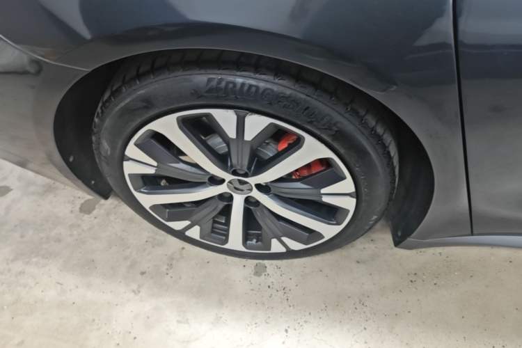 Used Nio ET7 2022 100kWh First Edition Right Rear Wheel Hub
