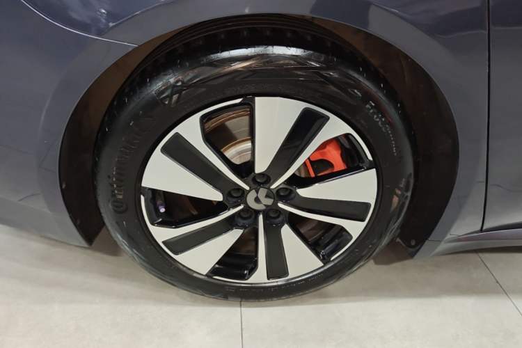 Used Nio ET7 2022 75 kWh Right Rear Wheel Hub