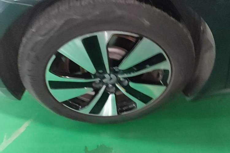Used Nio ET7 2022 75 kWh Right Rear Wheel Hub