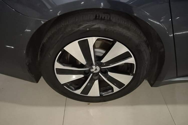 Used Nio ET7 2022 75 kWh Right Rear Wheel Hub