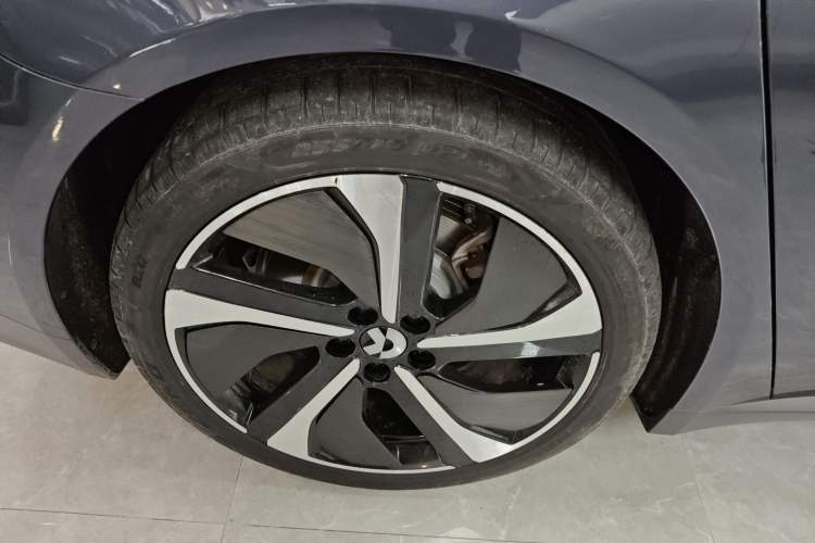 Used Nio ET7 2022 100kWh First Edition Right Rear Wheel Hub