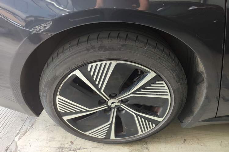 Used Nio ET7 2022 100kWh First Edition Right Rear Wheel Hub