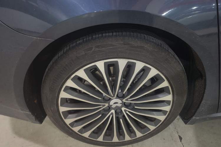Used Nio ET7 2022 75 kWh Right Rear Wheel Hub