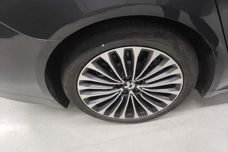 Used Nio ET7 2022 75 kWh Right Rear Wheel Hub