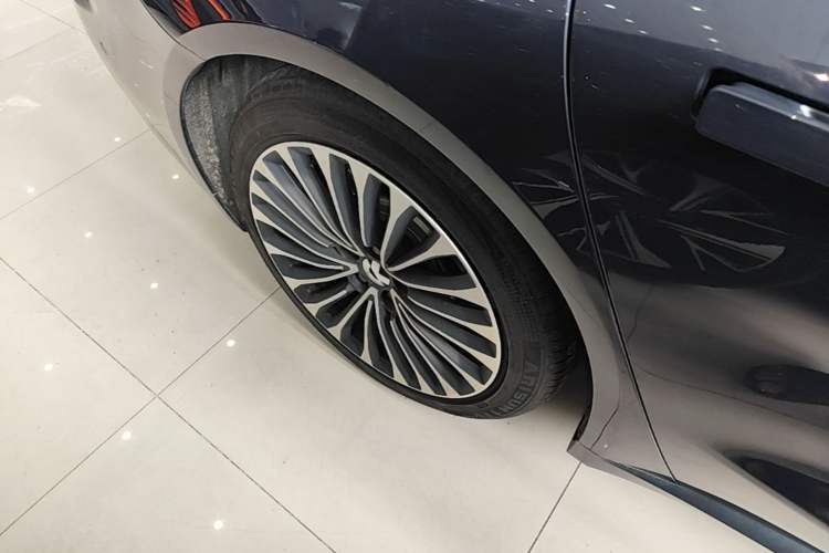 Used Nio ET7 2022 75 kWh Right Rear Wheel Hub