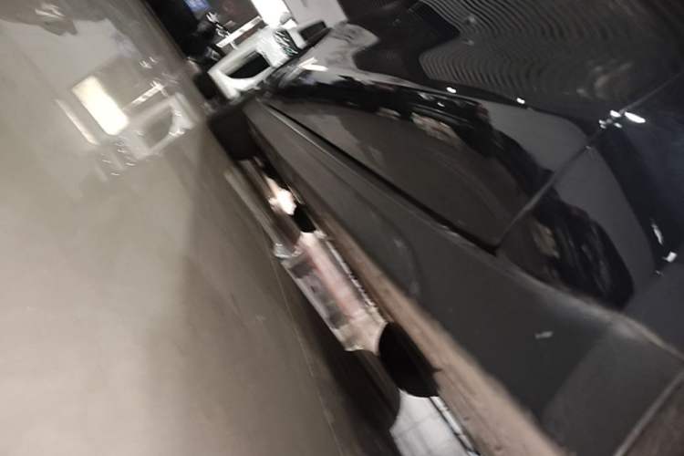 Used Nio ET7 2022 75 kWh Right Side Sill