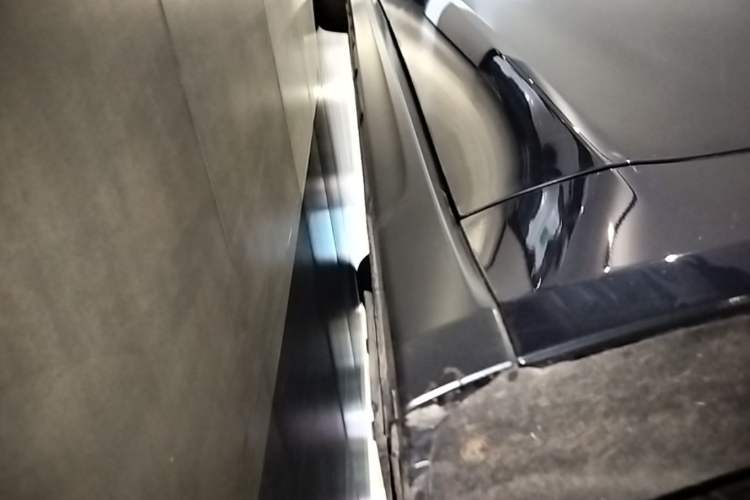 Used Nio ET7 2022 75 kWh Right Side Sill
