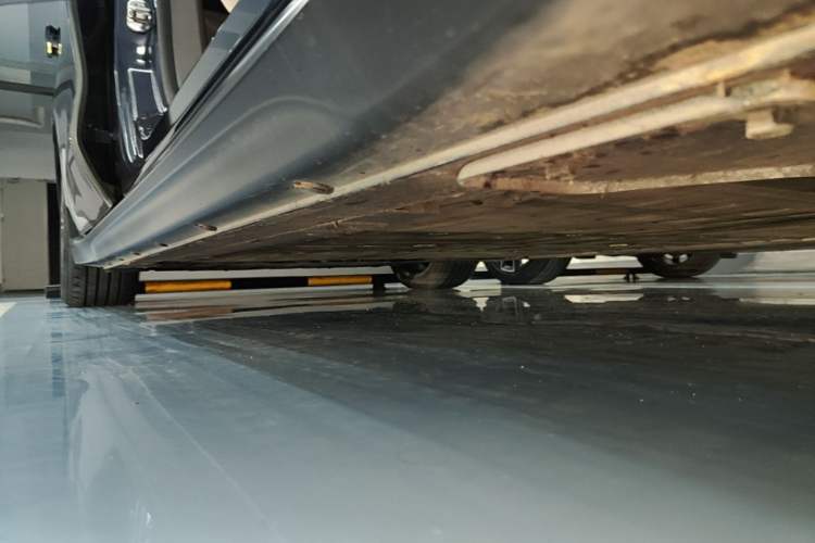 Used Nio ET7 2022 100 kWh Right Side Sill