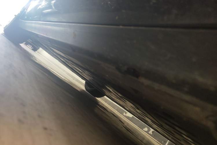 Used Nio ET7 2022 75 kWh Right Side Sill