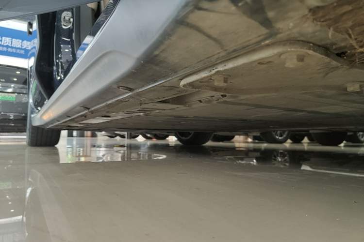 Used Nio ET7 2022 100 kWh Right Side Sill