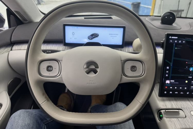 Used Nio ET7 2022 100 kWh Steering Wheel