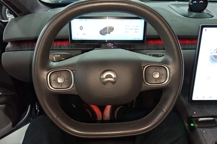 Used Nio ET7 2022 75 kWh Steering Wheel