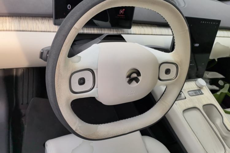 Used Nio ET7 2022 75 kWh Steering Wheel