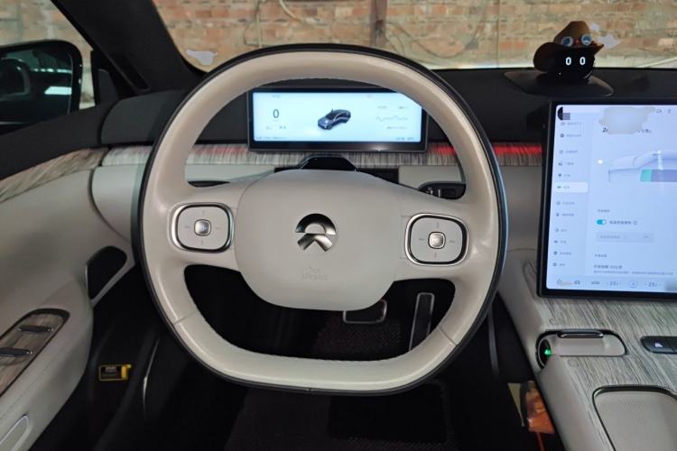 Used Nio ET7 2022 100kWh First Edition Steering Wheel