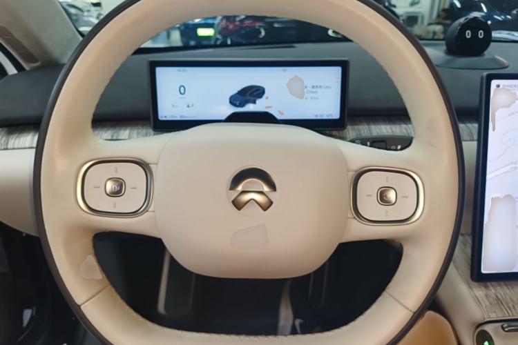 Used Nio ET7 2022 100 kWh Steering Wheel