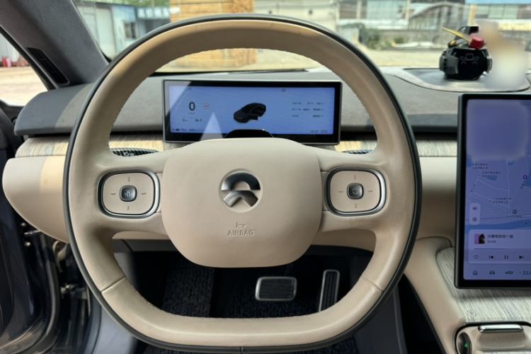 Used Nio ET7 2022 100kWh First Edition Steering Wheel