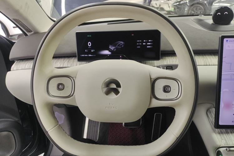 Used Nio ET7 2022 75 kWh Steering Wheel