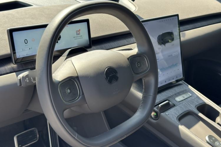 Used Nio ET7 2022 75 kWh Steering Wheel