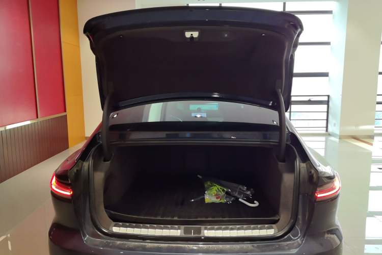 Used Nio ET7 2022 100kWh First Edition Trunk
