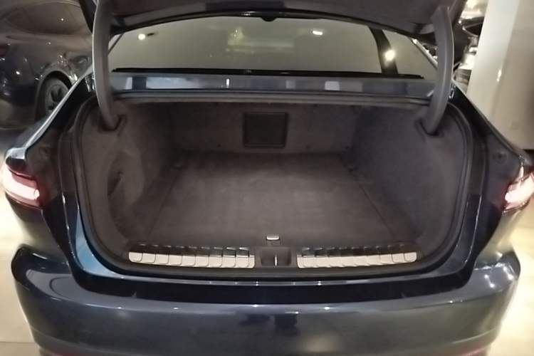 Used Nio ET7 2022 75 kWh Trunk