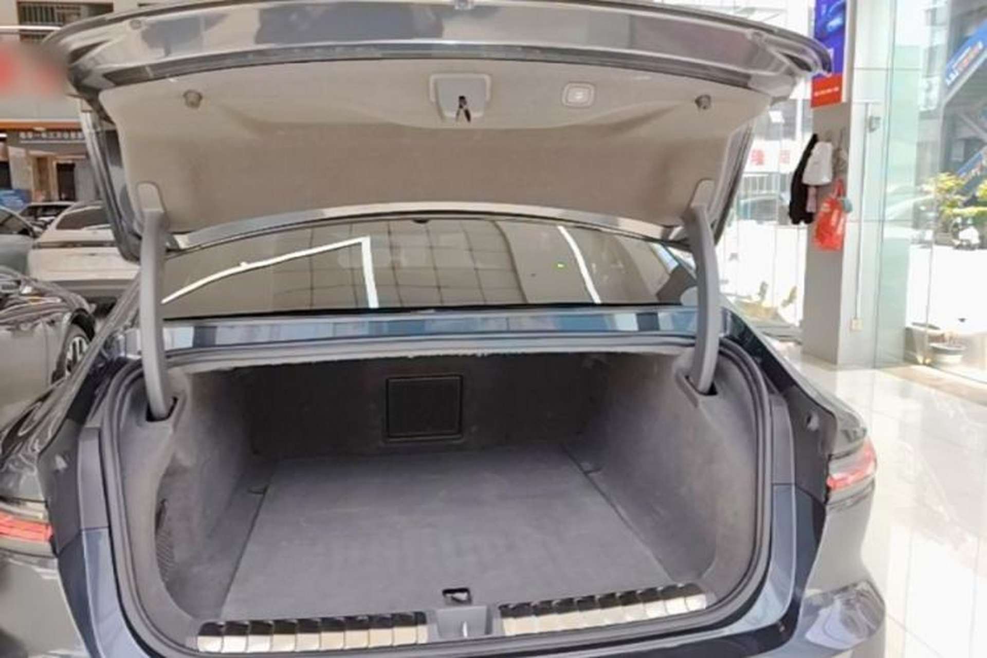 Used Nio ET7 2022 75 kWh Trunk