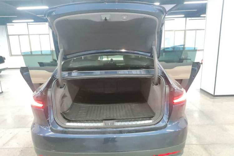Used Nio ET7 2022 100kWh First Edition Trunk