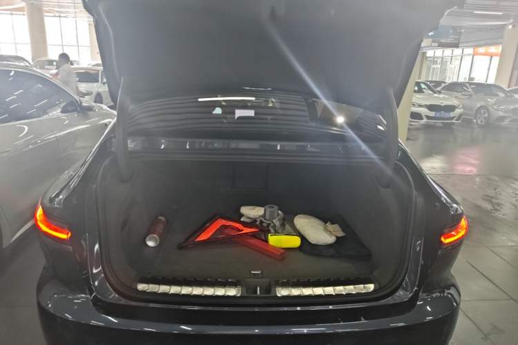 Used Nio ET7 2022 100kWh First Edition Trunk