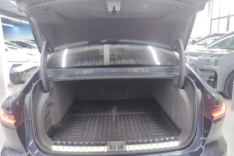 Used Nio ET7 2022 75 kWh Trunk